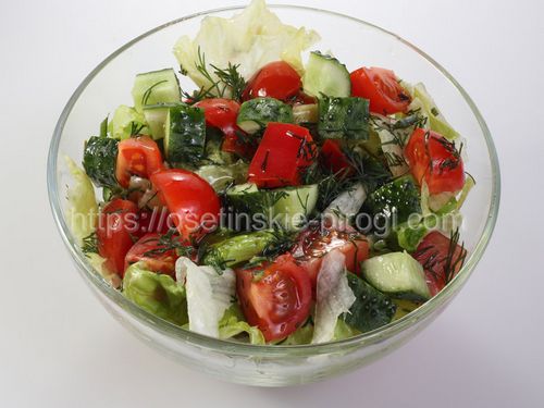 Салат Весенний:
Огурцы 85 г.
Томаты 110 г.
Салат 30 г.
Укроп 5 г.
Доставка +7(495)724-72-92 Салат Весенний